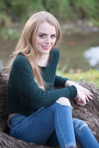 Senior portrait red barn